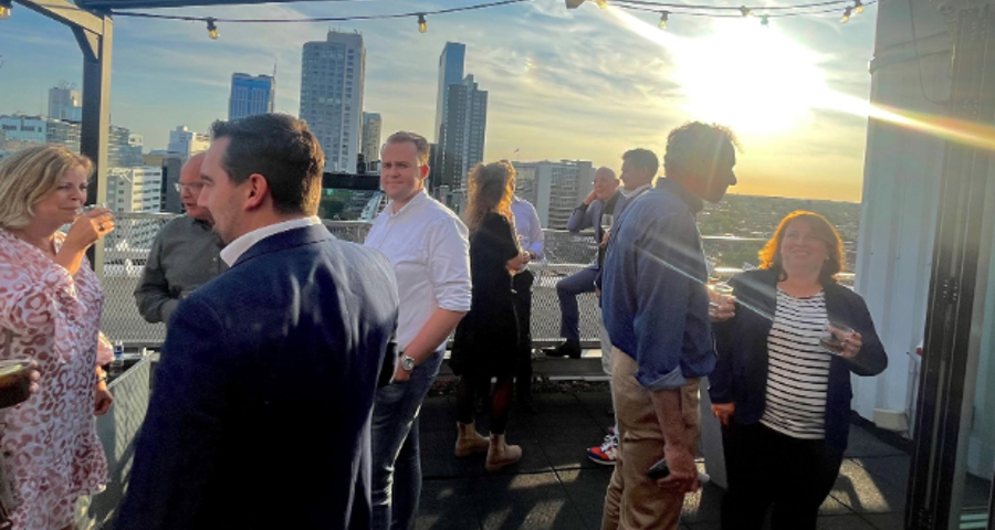 Borrel met (on)bekenden