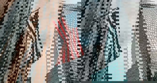 Amerikaanse vlag gefotografeerd van onderaf